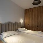 Cuza 16 - Premium Hotel