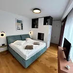 Hotel Cuza 16 - Premium *