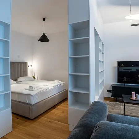 Hotel Cuza 16 - Premium Brasov