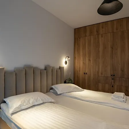 Cuza 16 - Premium Hotel