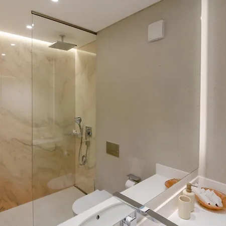 Cuza 16 - Premium Hotel *