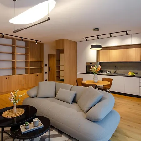 Cuza 16 - Premium Hotell *