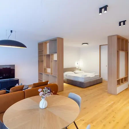 Hotel Cuza 16 - Premium Brasov