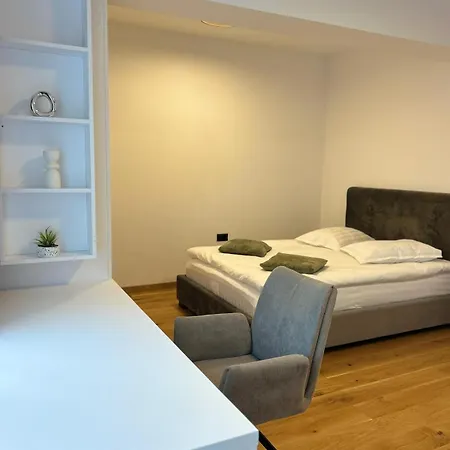 Hotel Cuza 16 - Premium Brasov