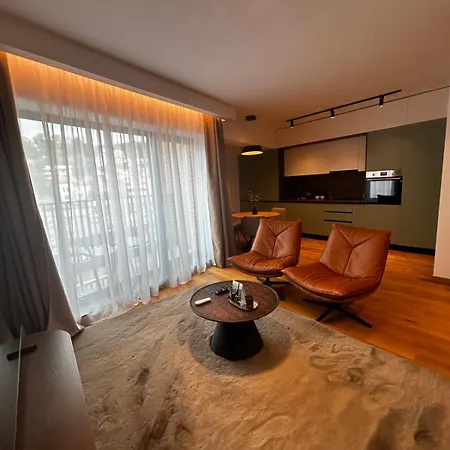 Cuza 16 - Premium Hotel *