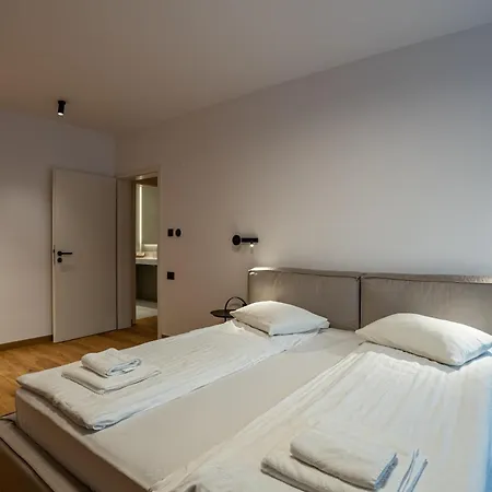 Cuza 16 - Premium Hotel *