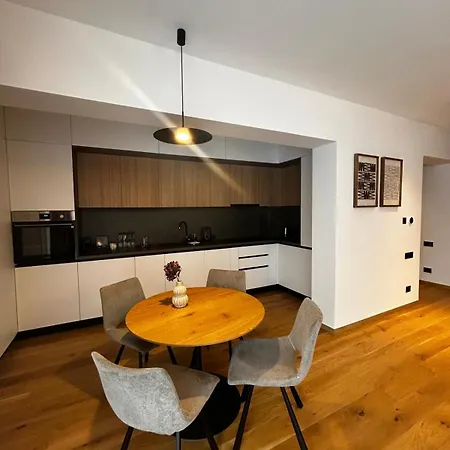 Hotel Cuza 16 - Premium Brasov