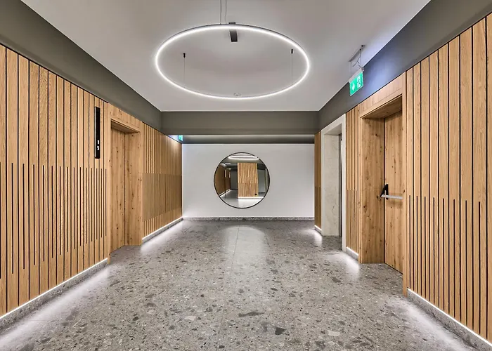 Cuza 16 - Premium Готель *