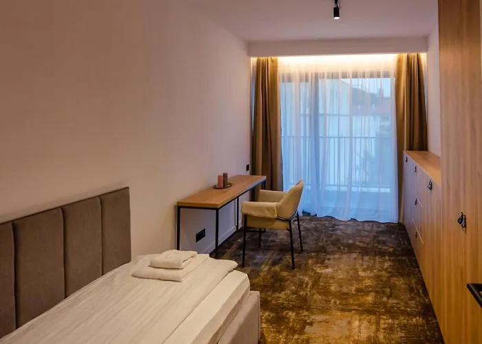 Hotel Cuza 16 - Premium Brasov