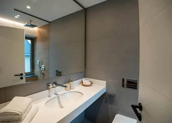 Hotel Cuza 16 - Premium Brasov