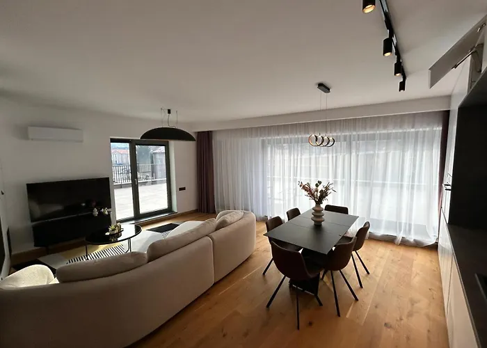 Hotel Cuza 16 - Premium Brasov