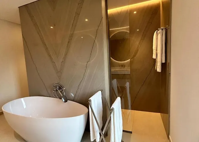 Hotel Cuza 16 - Premium Brasov