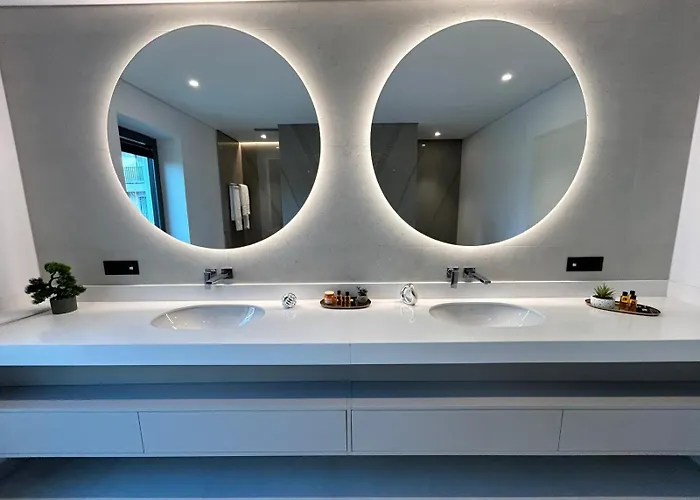 Готель Cuza 16 - Premium Брашов